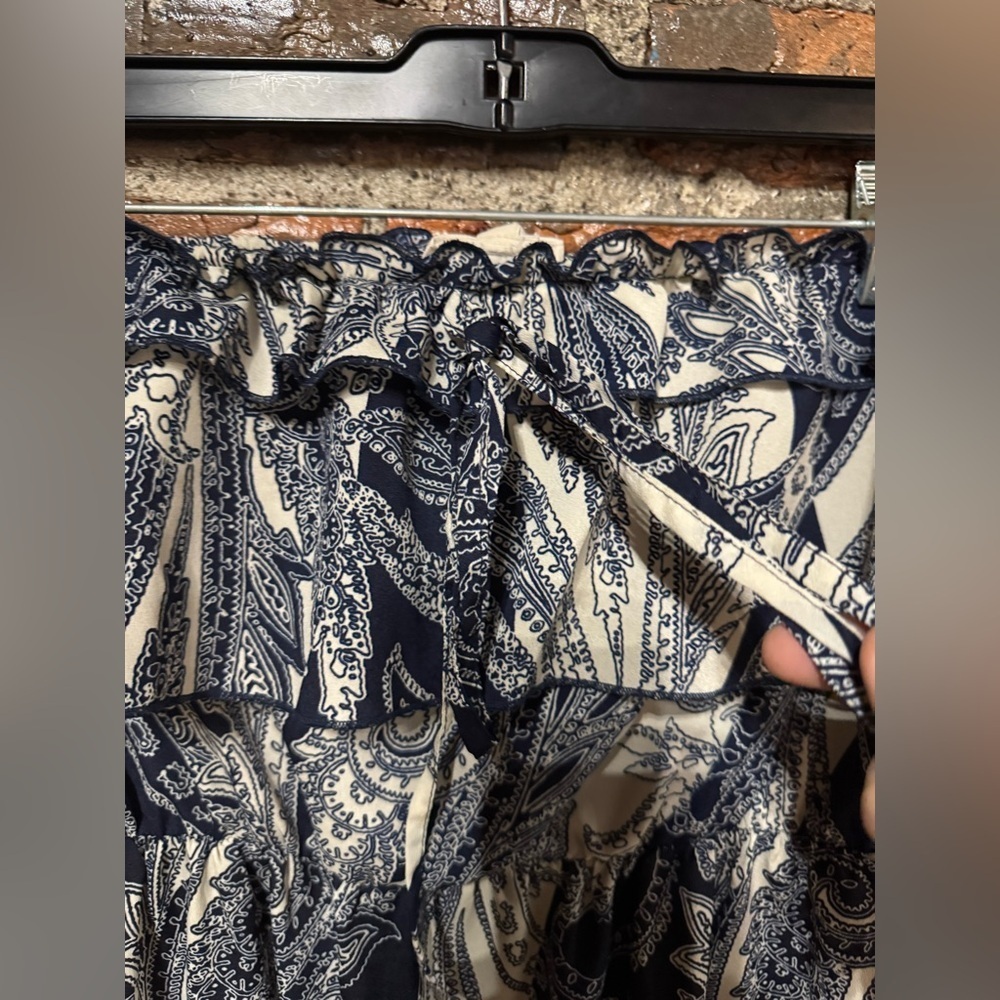 Hot & Delicious Strapless Paisley Dress - Navy and Cream One Size - Picture 2 of 6